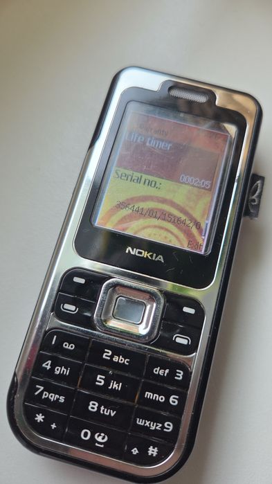 Nokia 7360 z folią na wyświetlaczu,  ANG