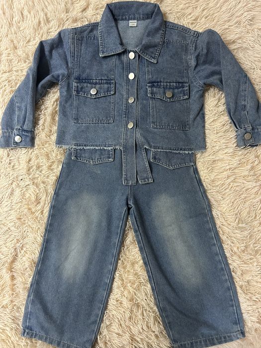 Стильний джинсовий костюм