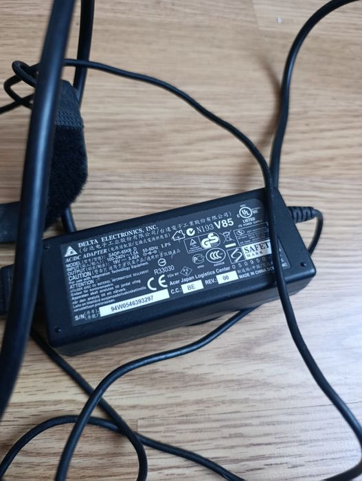 Блок питания , зарядное устройство delta