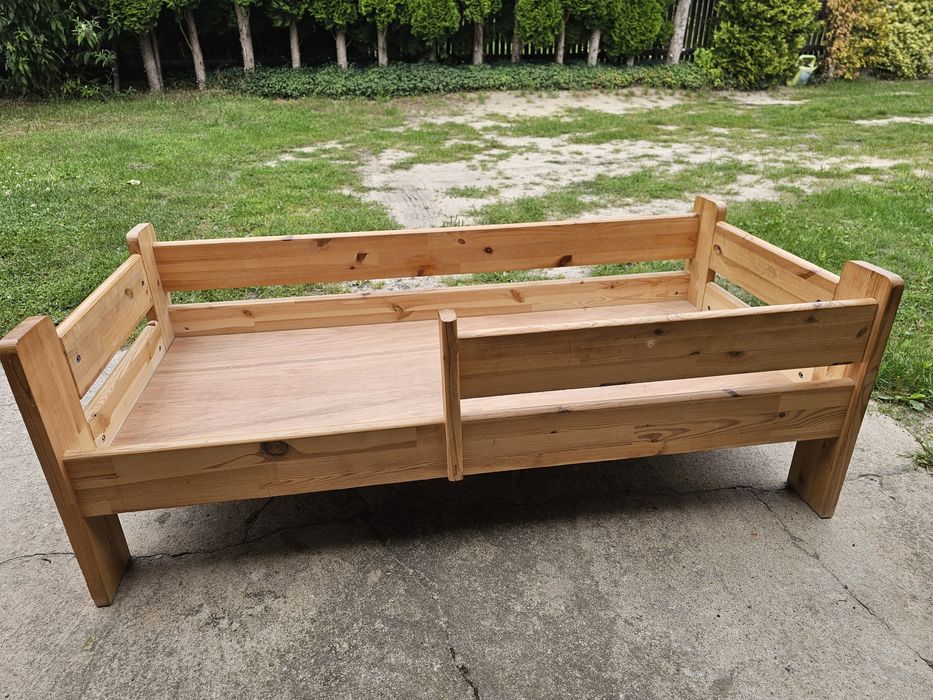 Łóżko dziecięce 140×60 lite drewno.