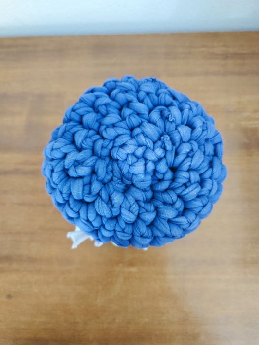 Cesta em crochê ou clorete azul marinho feita à mão