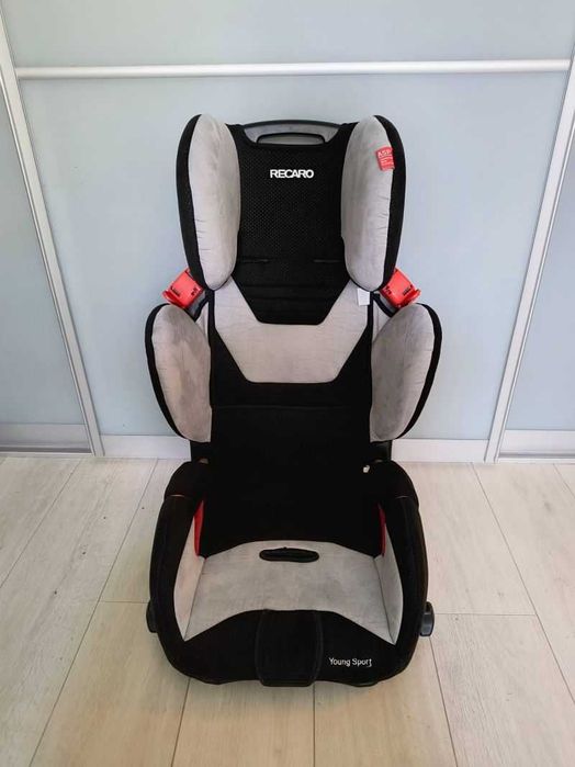Fotelik samochodowy dla dziecka RECARO Young Sport bezwypadkowy sprawny