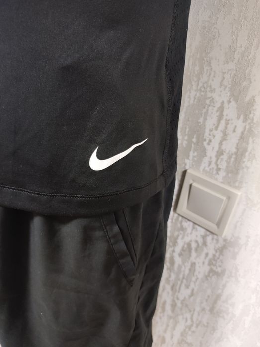 Женская майка Nike