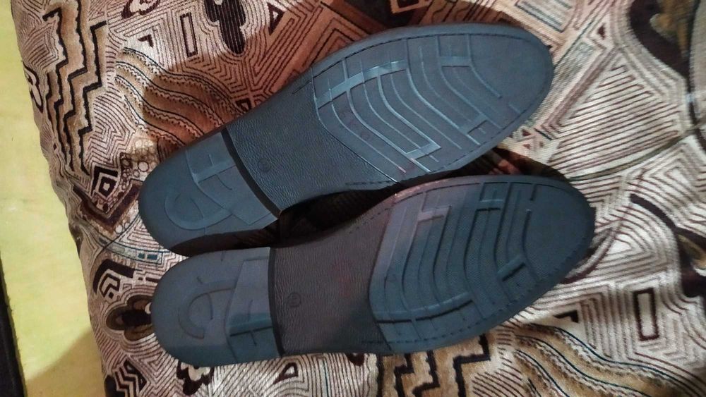 Продам туфлі чоловічі шкіряні нові