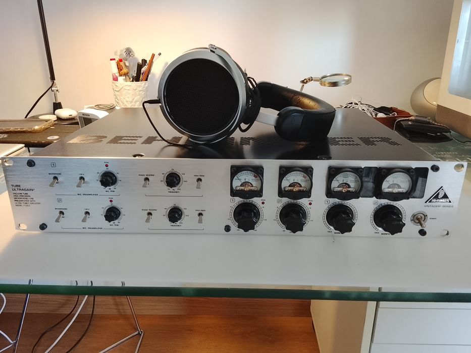 Behringer T1953 Ultragain pré amp valvulado
