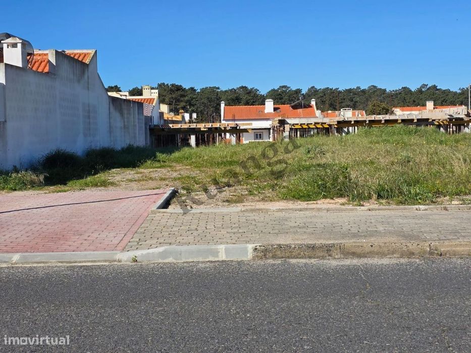 Lote de Terreno para construção à venda em Vila Nova de Santo Andr? — Santo André, Setúbal