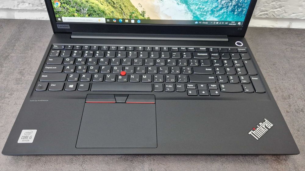 Ноутбук  Lenovo ThinkPad E15 / 15.6"/ Intel i5-10210U /  8 GB / 256 GB