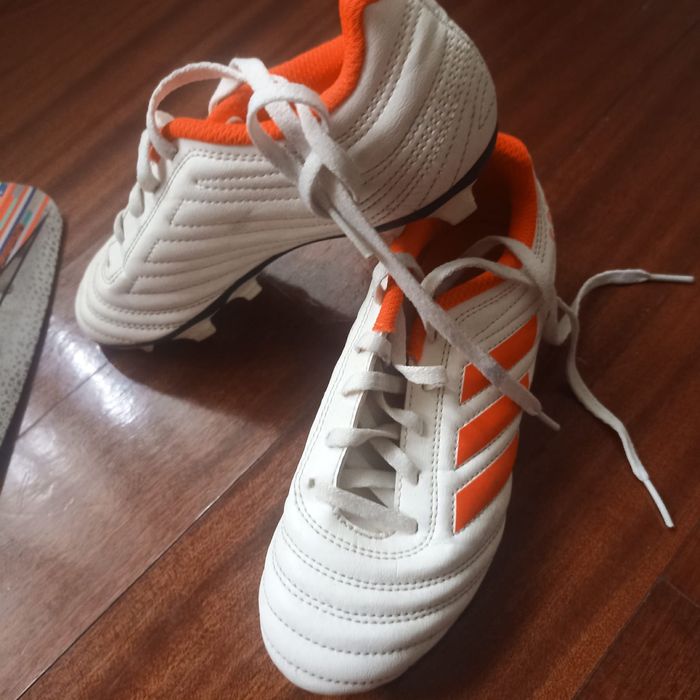 Chuteiras e Caneleiras