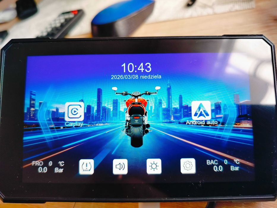 Sprzedam  5-calowy  CarPlay i Android Auto.