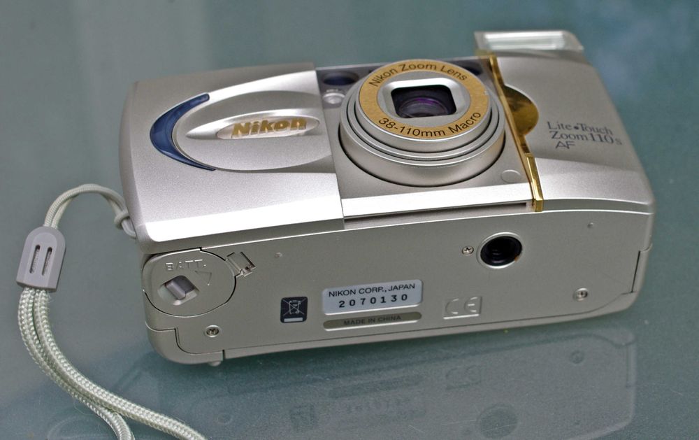 Nikon Lite Touch Zoom 110s aparat analogowy