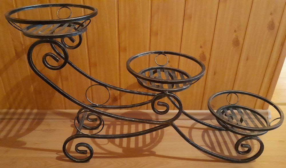 Stojak na kwiaty doniczkowe, metalowy, kuty