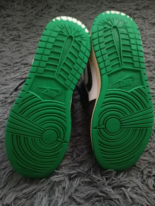 Air Jordan 1 Mid Oakland Laser Orange Lucky Green