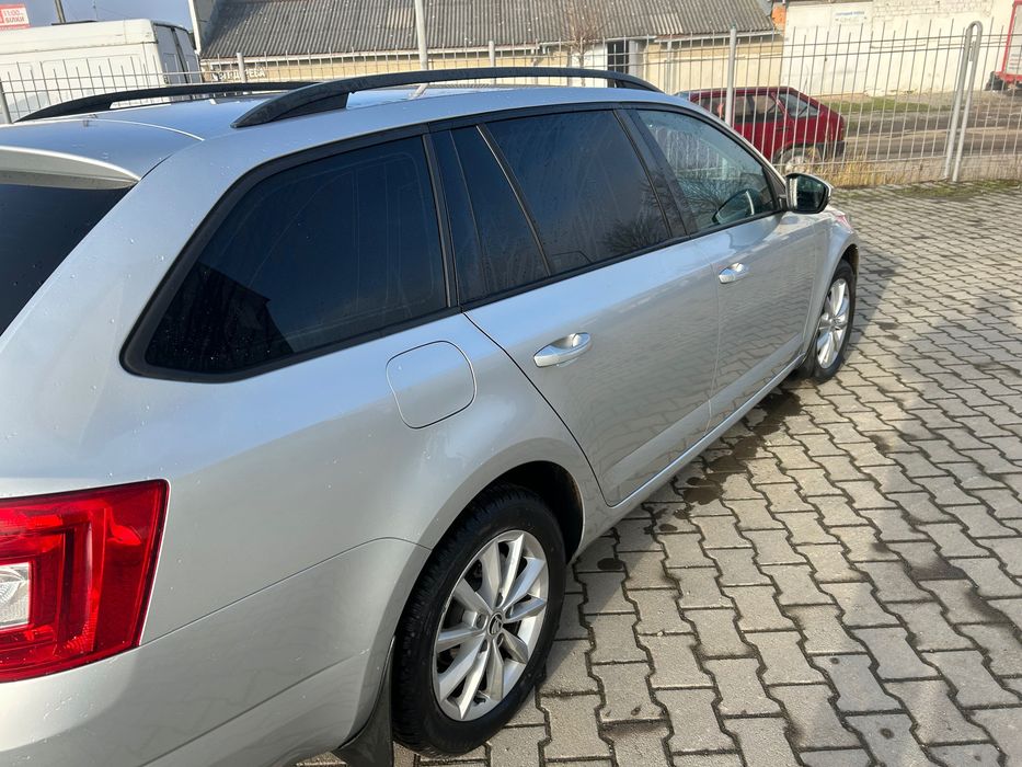 Автомобіль шкода октавія