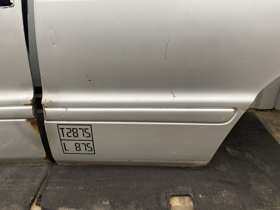 Mercedec w 163 ml двері дверка передні задні