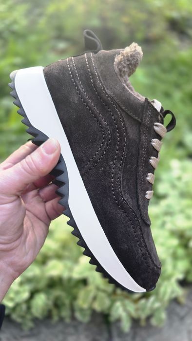 Замшеві зимові кросівки