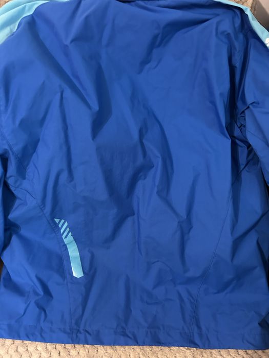 Вітрівка Puma на осінь