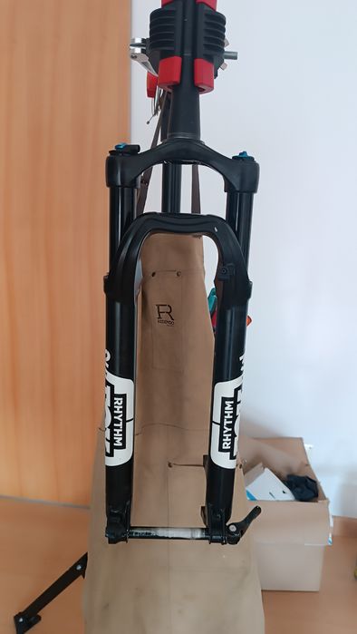 Quadro Trek superfly carbono roda 29  e suspensão Fox 32 Rhythm
