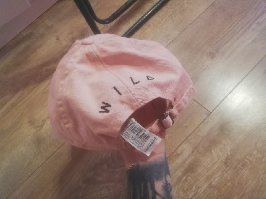 Czapeczka pudrowy róż Stradivarius