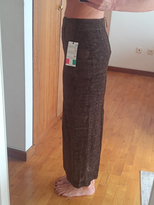 Saia comprida  castanho chocolate de tecido aveludado tamanho 38