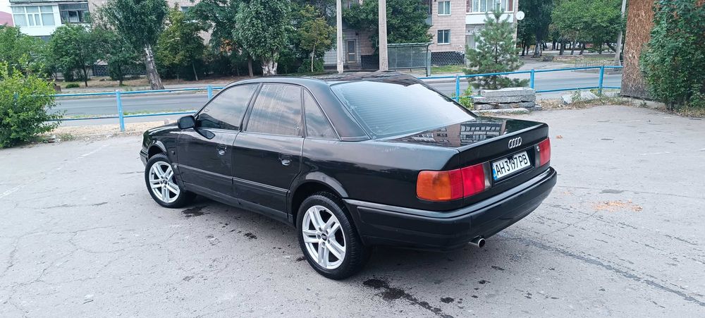 Продам Audi 100c4