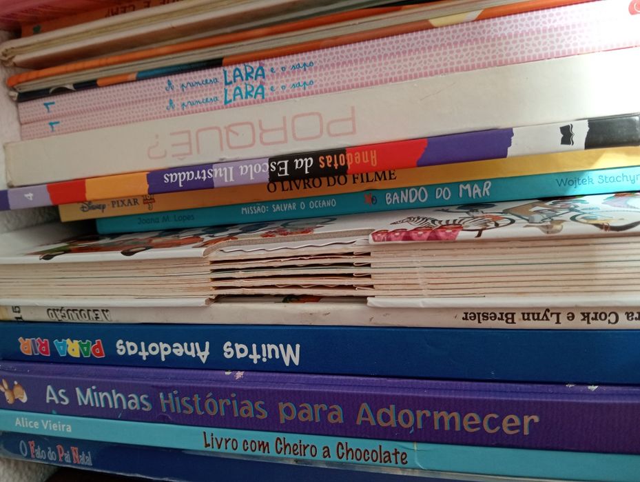 Livros infantis praticamente novos nunca usados