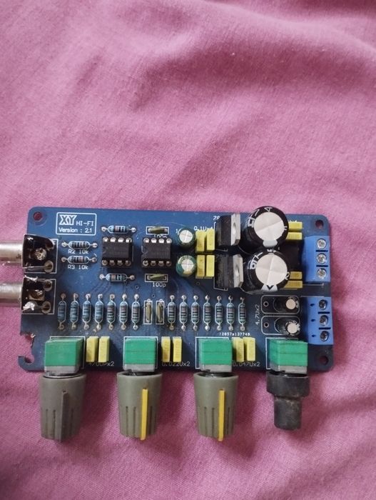 Продам hi-fi предварительний усилитель на микросхемах HE5532