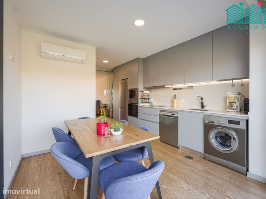 Apartamento T2 com Lugar de Garagem no Bairro do Liceu