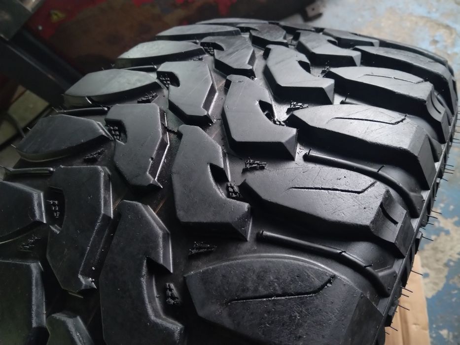 1x 37x13.50 r20 Radar Renegade R7 M/T opona 37'"
