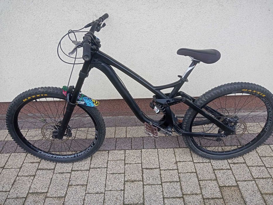 Rower zjazdowy NS FUZZ DH r. L ,VIVID RC,BOXXER TEAM ,nowe części.