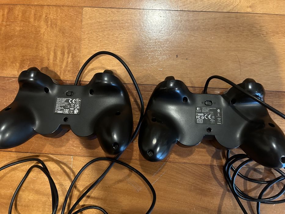 2 Logitech F310 Gamepads64750959117313122
