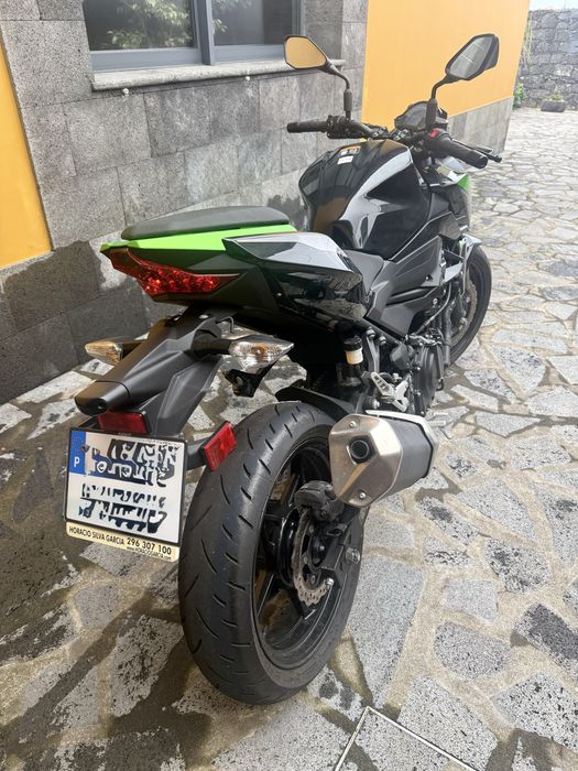 Kawasaki Z400 (2022) — Apenas 3.000 km — Como Nova