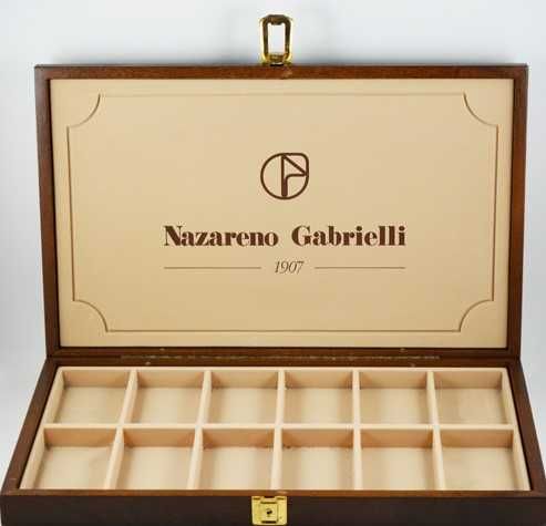 Moldura com Moedas Antigas