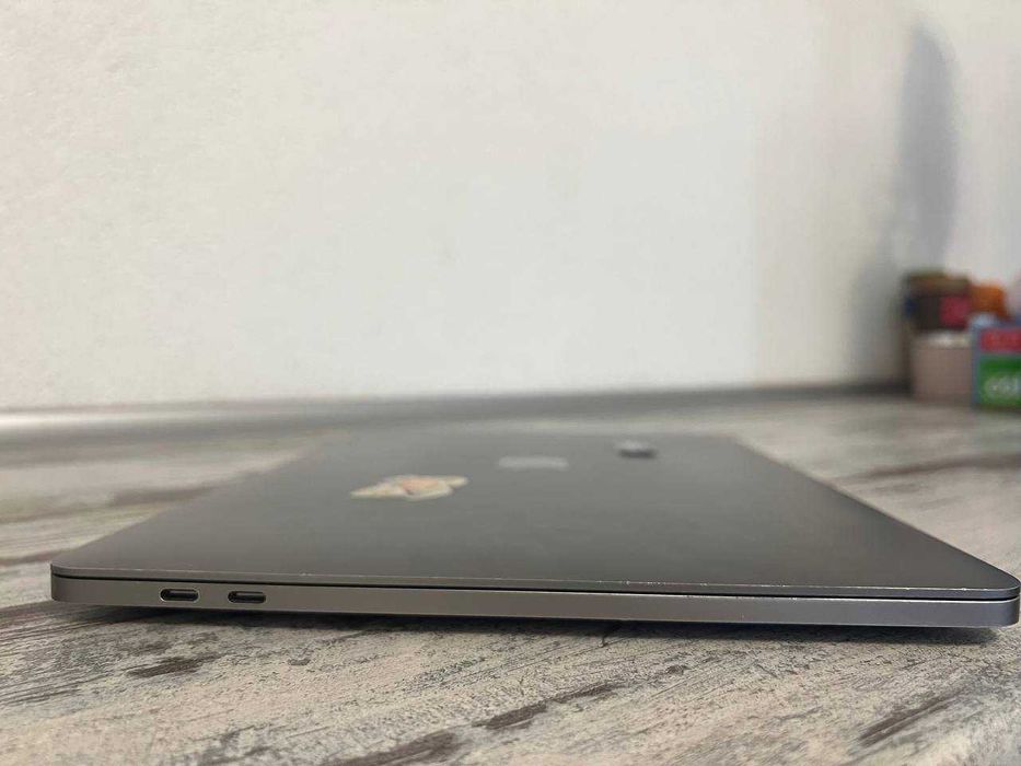 Ноутбук Макбук Про 2019, полностью рабочий, без ремонтов