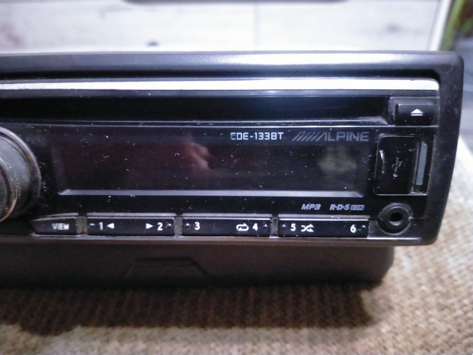 Автомагнитола Alpine  СДЕ-133BT  магнитола с блют