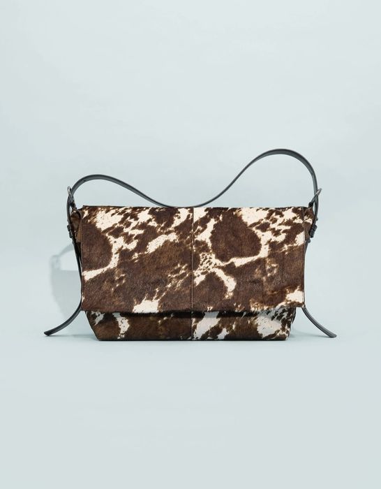 Mala de ombro de pele com pelo Vaca