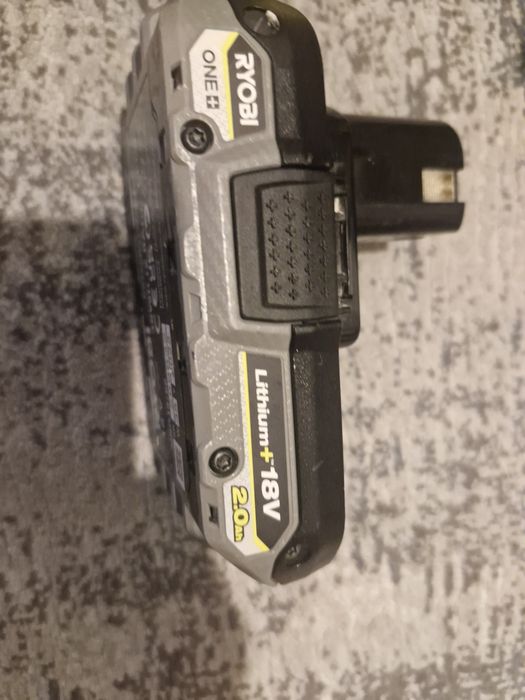 Ryobi-zestaw wiertako-wkretarka, bateria 2.0 Ah, lampa i torba