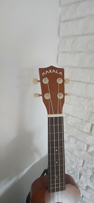 Ukulele + stojak MAKALA
