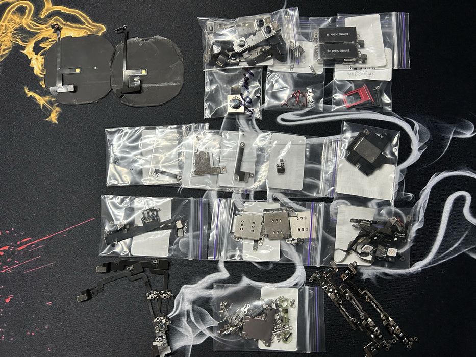 ЛОТ запчастей iPhone XR/11