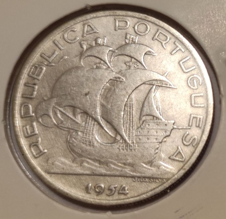 Moedas república 10 escudos e 1 escudo.