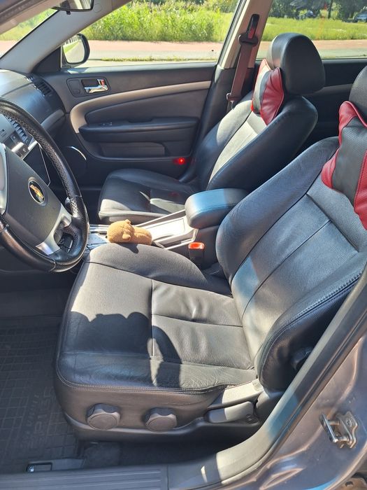 автомобіль шевроле епіка