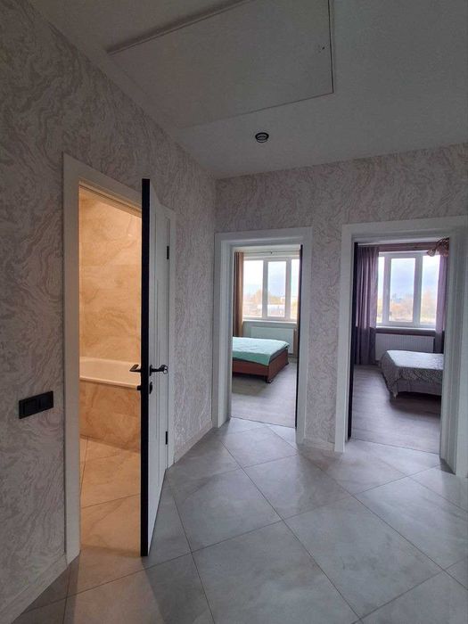 Будинок з сольовою лазнею на березі озера, зимова рибалка.