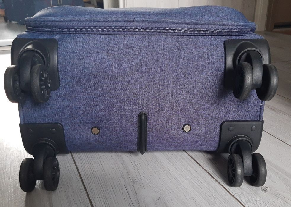 Walizka GBR Premium Globtroter 50cm. granatowa.