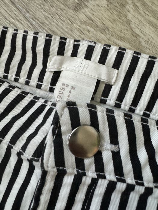 Полосатые джинсовые шорты H&M 38 M