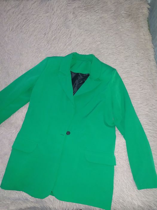 піджак жіночий гарний