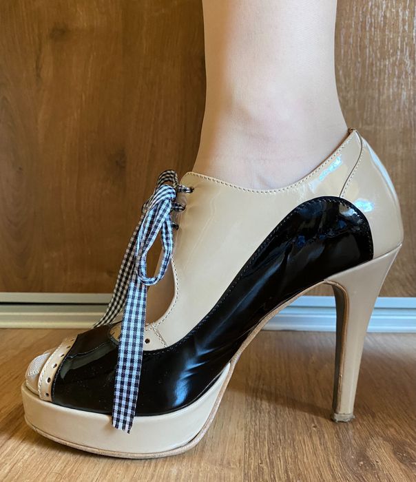 Buty na obcasie sandały Loft37 pin up beżowe czarne kokardka bez noska