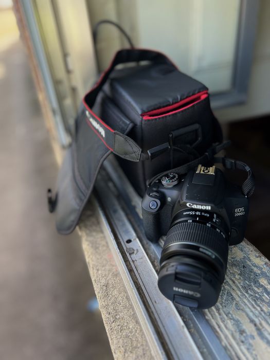 Kit Máquina Fotográfica CANON EOS 2000D + 18-55 mm