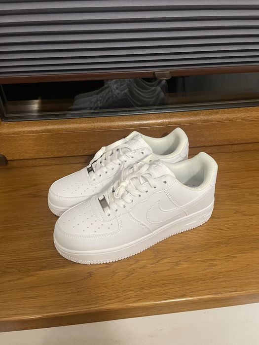 Nike Air Force 1 biale