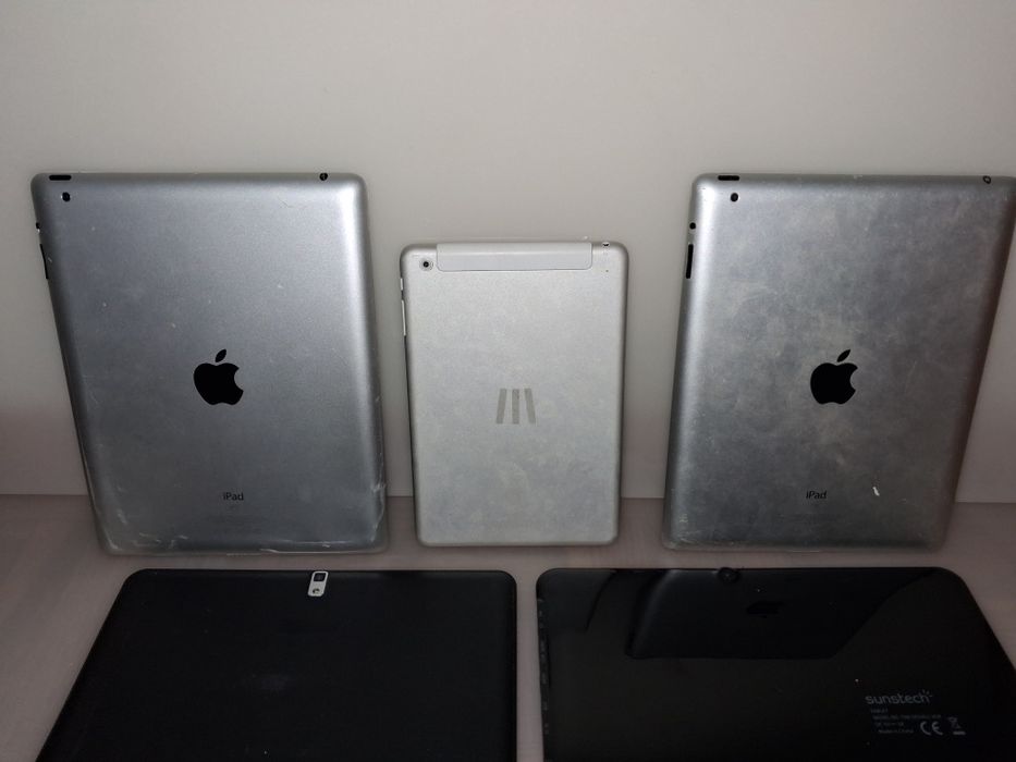 Vários iPads e Tablets