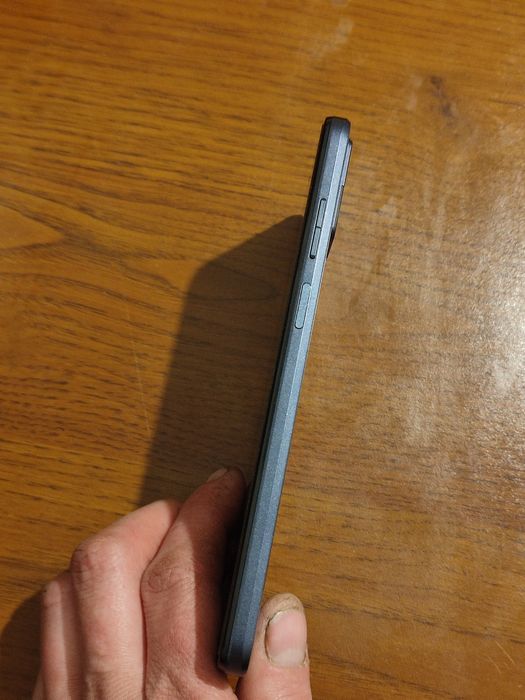 Продам телефон motorola e22