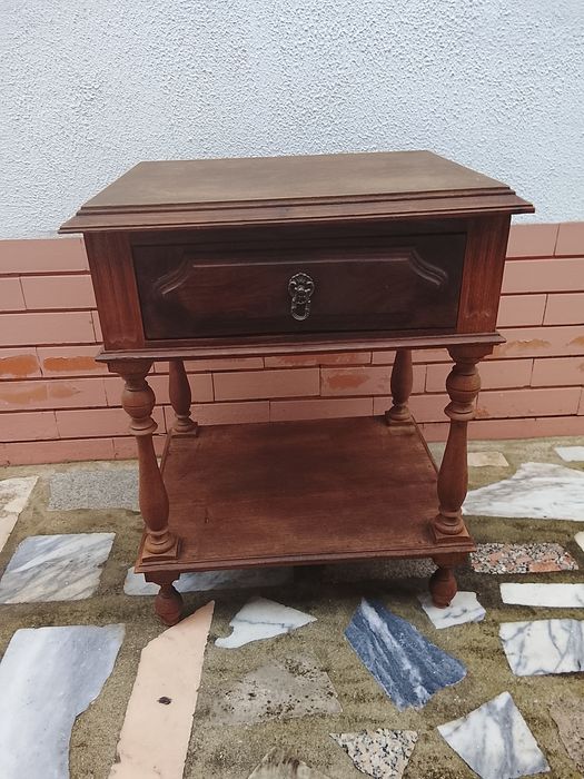 Mesa cabeceira vintage